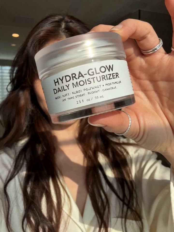 Still from Hydra-Glow — pattern interrupt