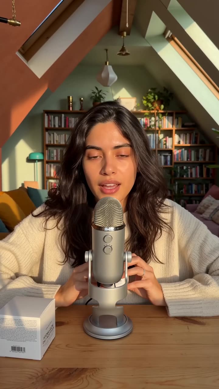 Still from Hydra-Glow — ASMR unboxing